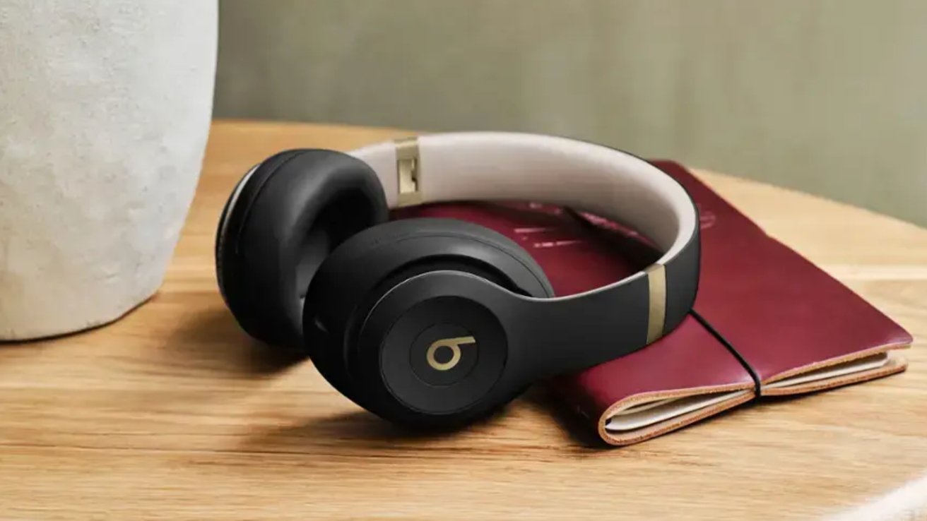 Best Buy selling exclusive black & gold Beats Studio Pro